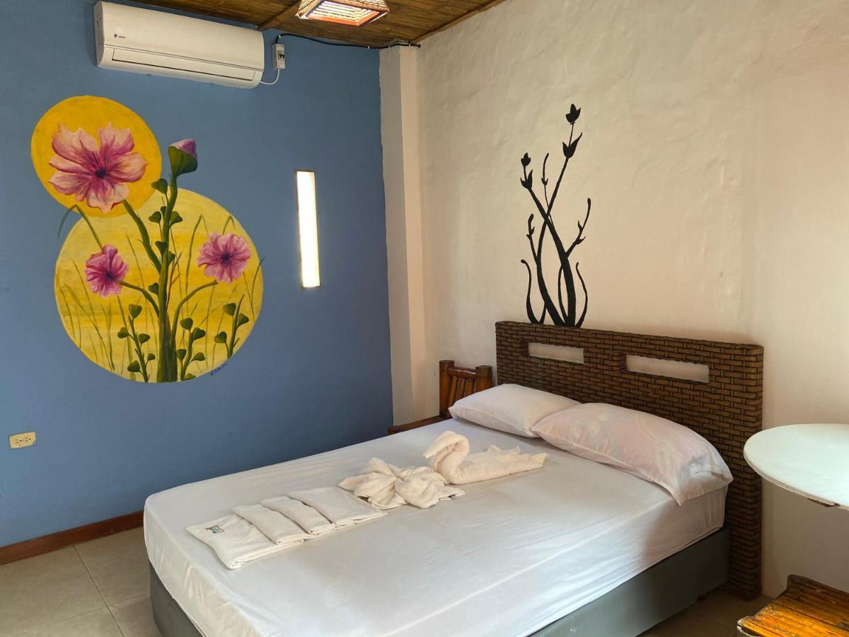 Hotel Karukera 몬따니따 외부 사진